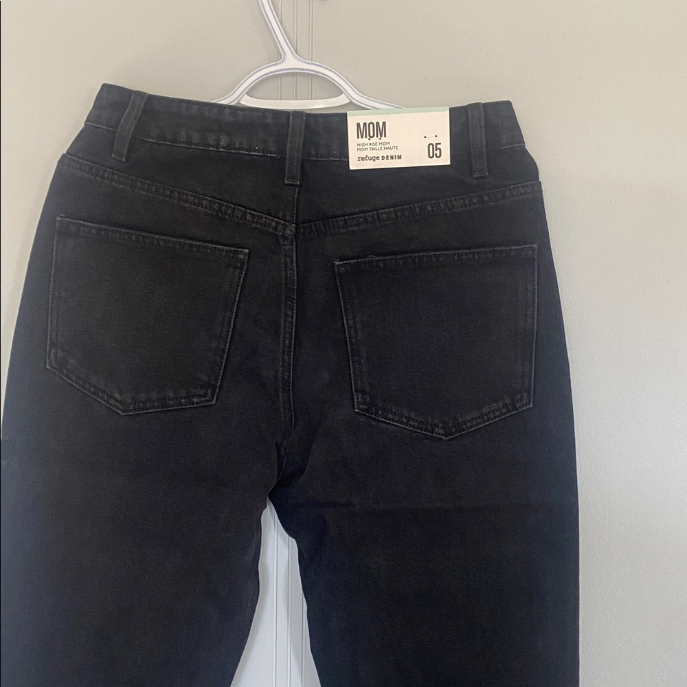 Refuge High Rise Black Jeans - Picture 4 of 4